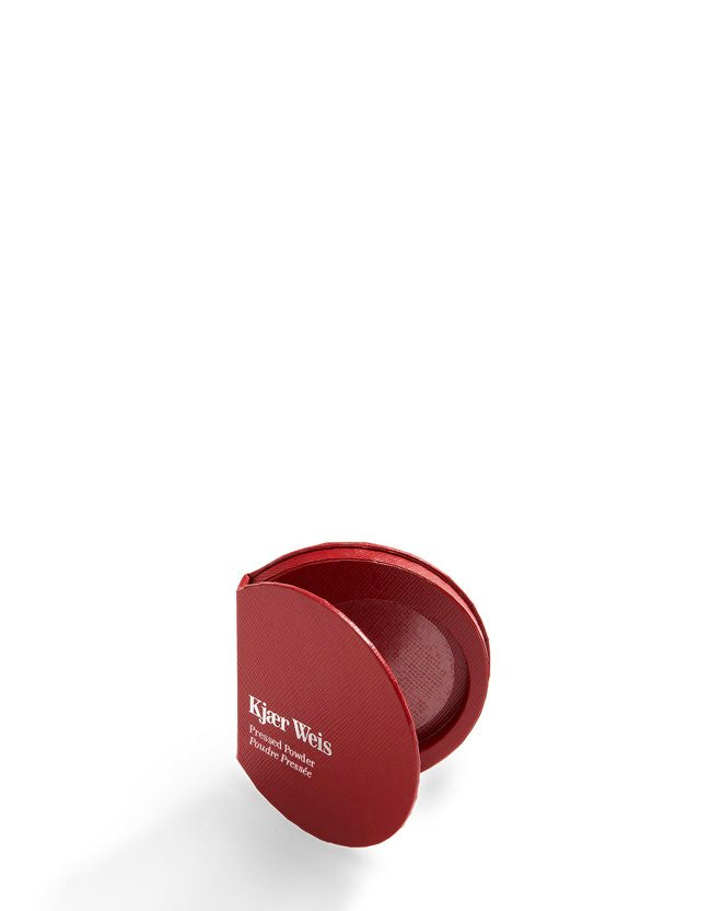 Kjaer Weis - Red Editon Packaging Pressed Powder - Naturkosmetik